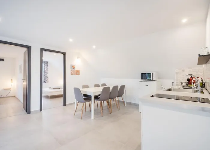 Apartman Sol *