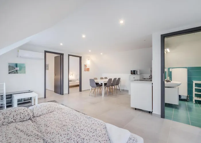 Apartman Sol *
